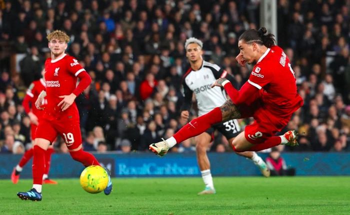 Ngược dòng bất thành, Fulham trao vé chung kết cúp Liên đoàn cho The Kop.