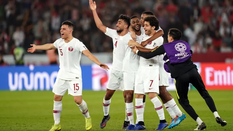 Qatar ngược dòng thắng Palestine trở thành đội thứ tư có mặt trong tứ kết Asian Cup 2023 