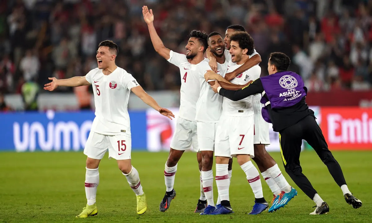 Qatar ngược dòng thắng Palestine trở thành đội thứ tư có mặt trong tứ kết Asian Cup 2023 